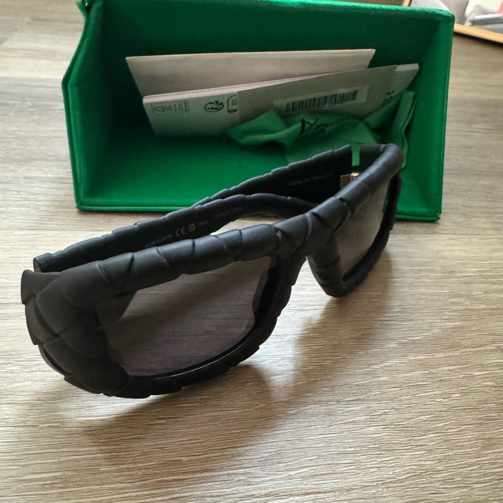 Bottega Veneta sun glasses